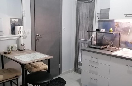 Serres Apartment | Tο άνετο και βολικό διαμέρισμα της Χρυσής