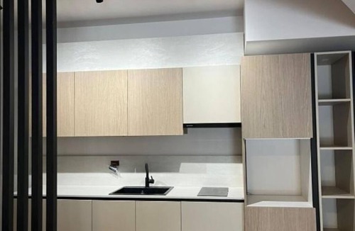 Vlore Apartment | t 5-minutes to the sea! Two-bedroom Apartment with Balcony