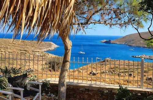 Omales Condo | Tainaros Rooms - Beachfront Sunny Getaway