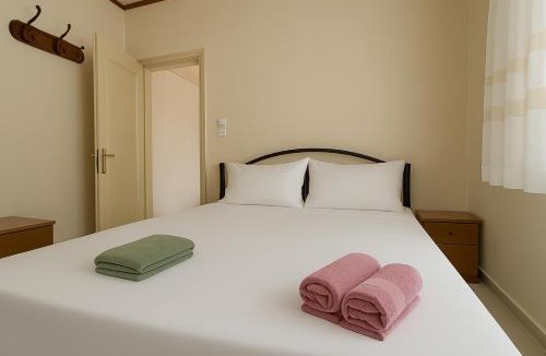 Tragilos Apartment | Tania's Country House Mavrothalassa by Horizon Homes