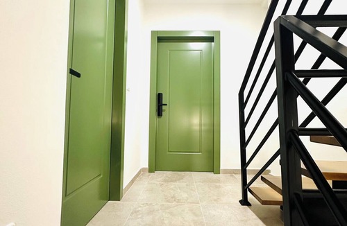 Sakës Apartment | Tanushi Central Studio - Modern Stay in Vau i Dejës