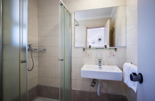 Ialyssos Apartment | Terinikos Sunny Garden Hotel & Junior Suites