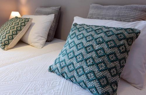 Spartylas Villa | Terra Rossa Holiday 3BD Holiday Home with Seaview
