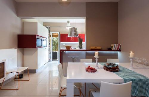 Spartylas Villa | Terra Rossa Holiday 3BD Holiday Home with Seaview