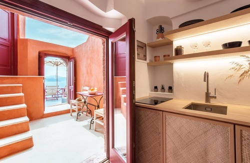 Oia House | Terracotta Cave House (1)