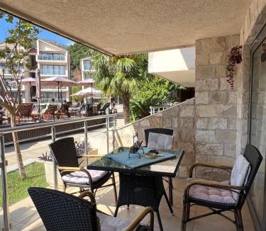 Przno Apartment | Teuta Azure Apartment - Blue Horizont Complex, Sveti Stefan