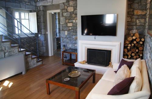 Vitina Villa | The Arcadian
