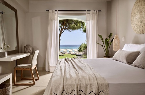 Vasilikos Hotel | The Bay Hotel & Suites