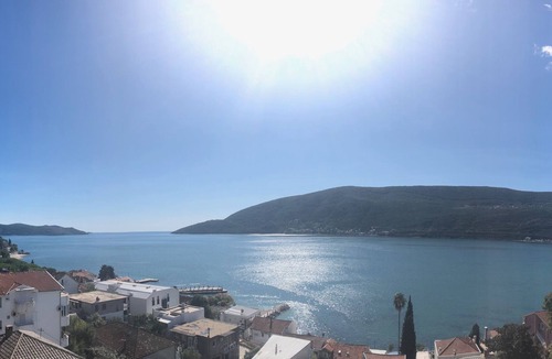 Topla Apartment | The Bay Panoramic Views (5 min from the beach) - perfect for