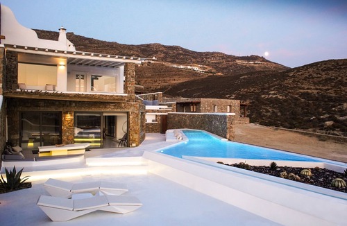 Ftelia Villa | THE BEACH HOUSE MYKONOS - ICONIC BEACHSIDE VILLA WITH PRIVATE HEATED POOL