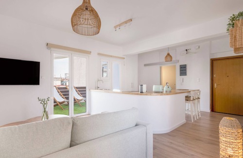 Metaxourgio Apartment | The Boho Suite Private Jacuzzi & Acropolis View