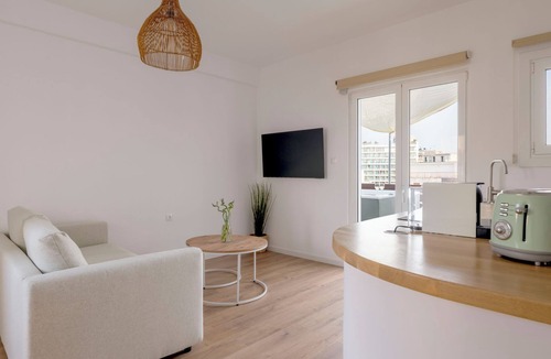Metaxourgio Apartment | The Boho Suite Private Jacuzzi & Acropolis View