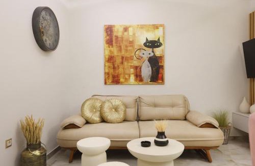 Ano Siros House | The Cat House Syros