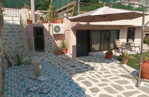 Makri House | The cave of Cyclops