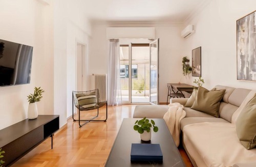 Ilisia Apartment | The City Light Escape - 3bd Apt close to metro