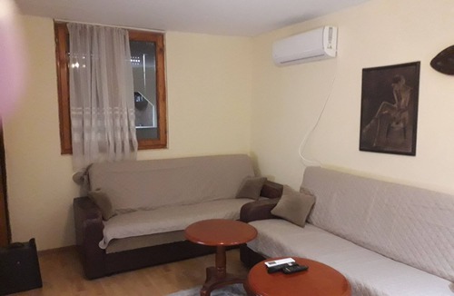 Podgorica Apartment | The Cloud!
