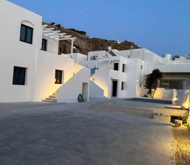 Tourlos Apartment | The Coast Suites