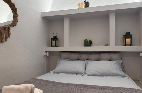 Chios Town Apartment | The Cocktail House