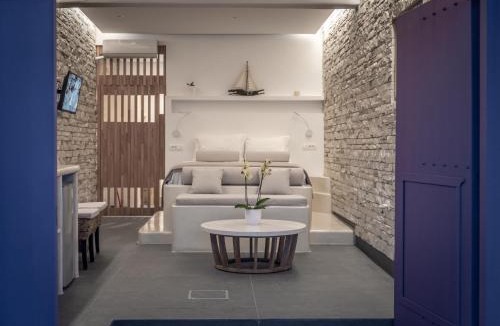 Tripiti Apartment | The Colourful Land Syrma