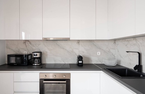 Athens Apartment | THE EDGE Luxurious Penthouse Shared Gym