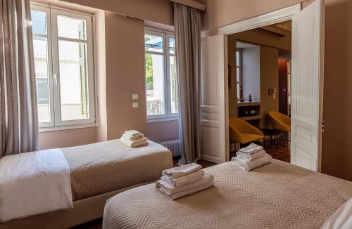 Plaka House | The Hadrian Wall - A Historic Acropolis Villa