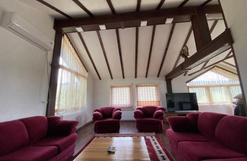 Prevalla Villa | The Hill House