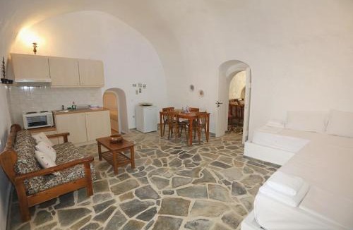 Kalokairines House | The Labyrinth