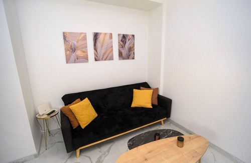 Goudi Apartment | The Little Yard Downstairs Apt Goudi by ΜΡS