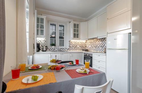 Old Town Apartment | The Lucky 12
