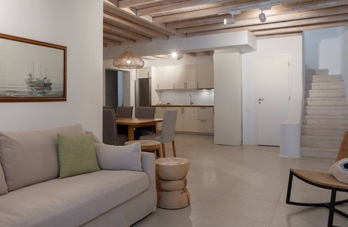 Platis Gialos Villa | The Mykonian Escape