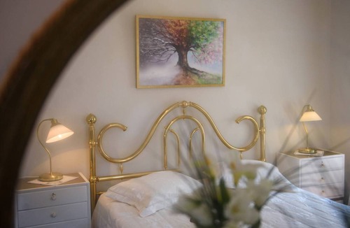 Sinarades Apartment | The Old Mansion Three Bedroom Apartment