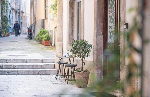 Old Town Apartment | The Place Old Town Apartment