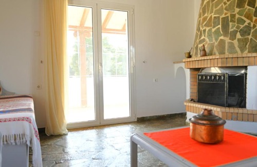 Kilada Apartment | The Rustic Archontiko