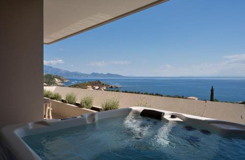 Skinaria Apartment | The Sall Complex B - Sea View Suites, by ZanteWize