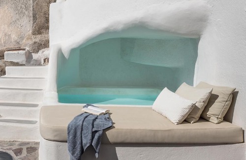 Oia Villa | The sculptor's house by Cycladica