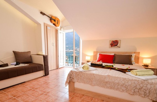 Dobrota Apartment | The SeaCoast,studio apartment with a large terrace and a direct view of the bay