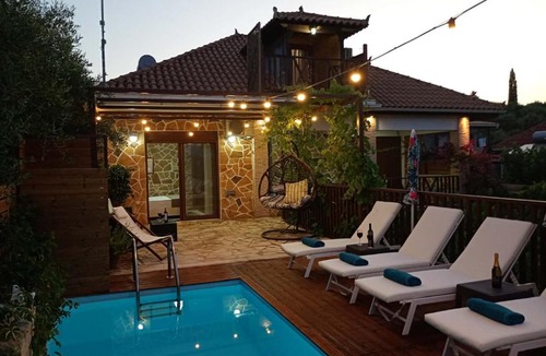Agia Marina House | The Stone House