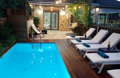 Agia Marina House | The Stone House