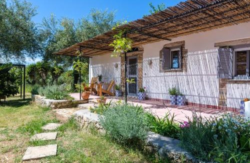 Limni House | The Storage House