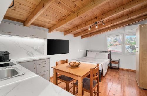 Pylos Apartment | The Three Admirals