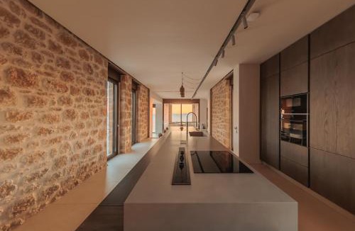 Lefktron Villa | Thea Marre