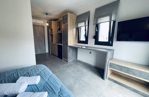 Nea Iraklia Apartment | TheaSea Luxury Suites- Studio 3
