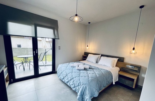 Nea Iraklia Apartment | TheaSea Luxury Suites- Studio 3