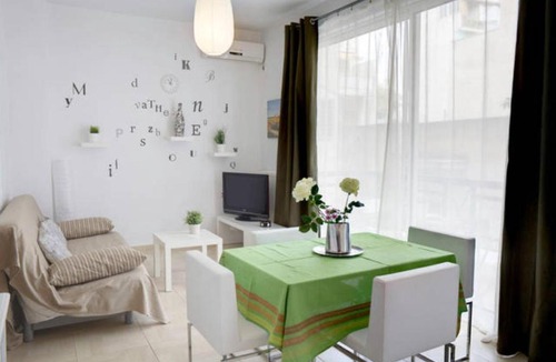 Athens Apartment | Thelma's Apartment