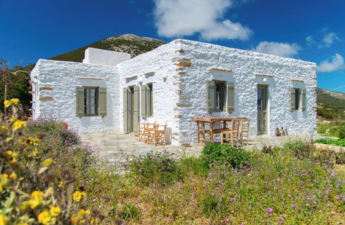 Apollonia House | Themonies: Cycladic Estate with Pool, Sleeps 16