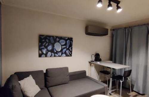 Khalandrion Apartment | Theo's loft
