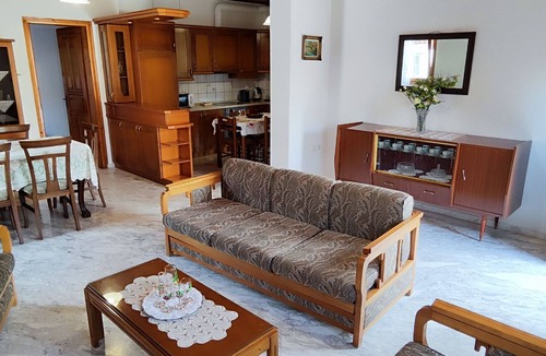 Kastraki Apartment | Theofanias Marmorhaus Meteora by Interhome