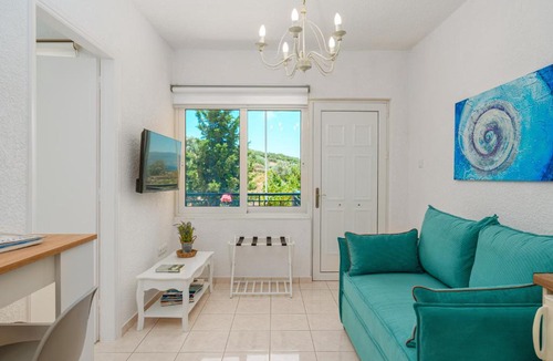 Eretria Apartment | Theta Resorts Amarynthos Living Project