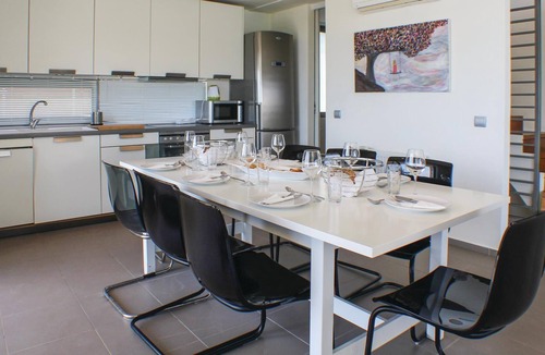 Kontos House | This vacation villa is located only 15 minutes from the port of Aegina and only 700 meters from the