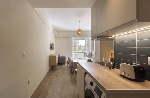 Palaio Faliro Apartment | Thiseos 5-7&middot;Renovated Studio with Sea View